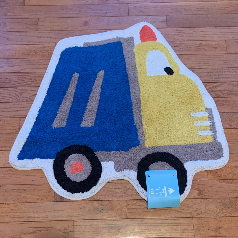 Brand New Truck Rug 26x26